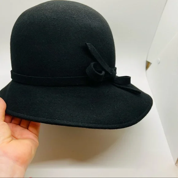 Aqua | Accessories | Aqua Cloche Hat Black With Side Bow  display picture 3